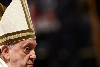 vaticano-diz-que-papa-francisco-teve-noite-tranquila-no-hospital