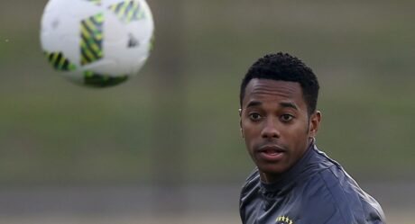 Defesa de Robinho recorre ao Supremo e pede que ex-jogador seja solto